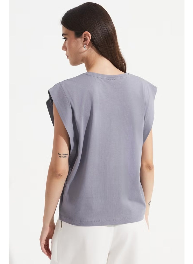 JUNE Basic Cotton Crew Neck Sleeveless T-Shirt - Image 4